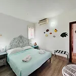 Apartment Flores *