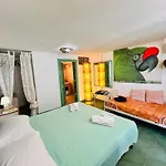 Flores Apartment *
