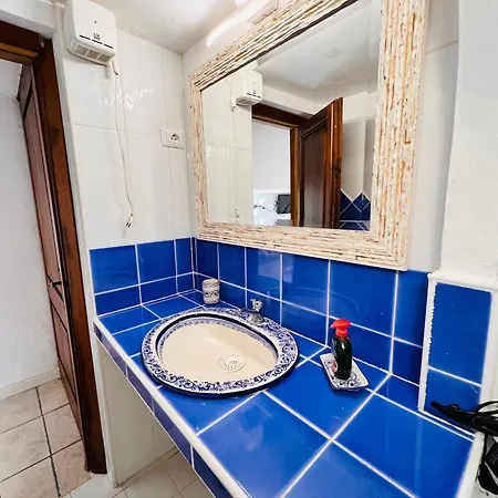 Flores Apartment *